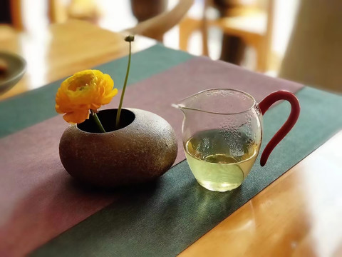茗香四溢，养生之道：喝茶的七大神奇功效